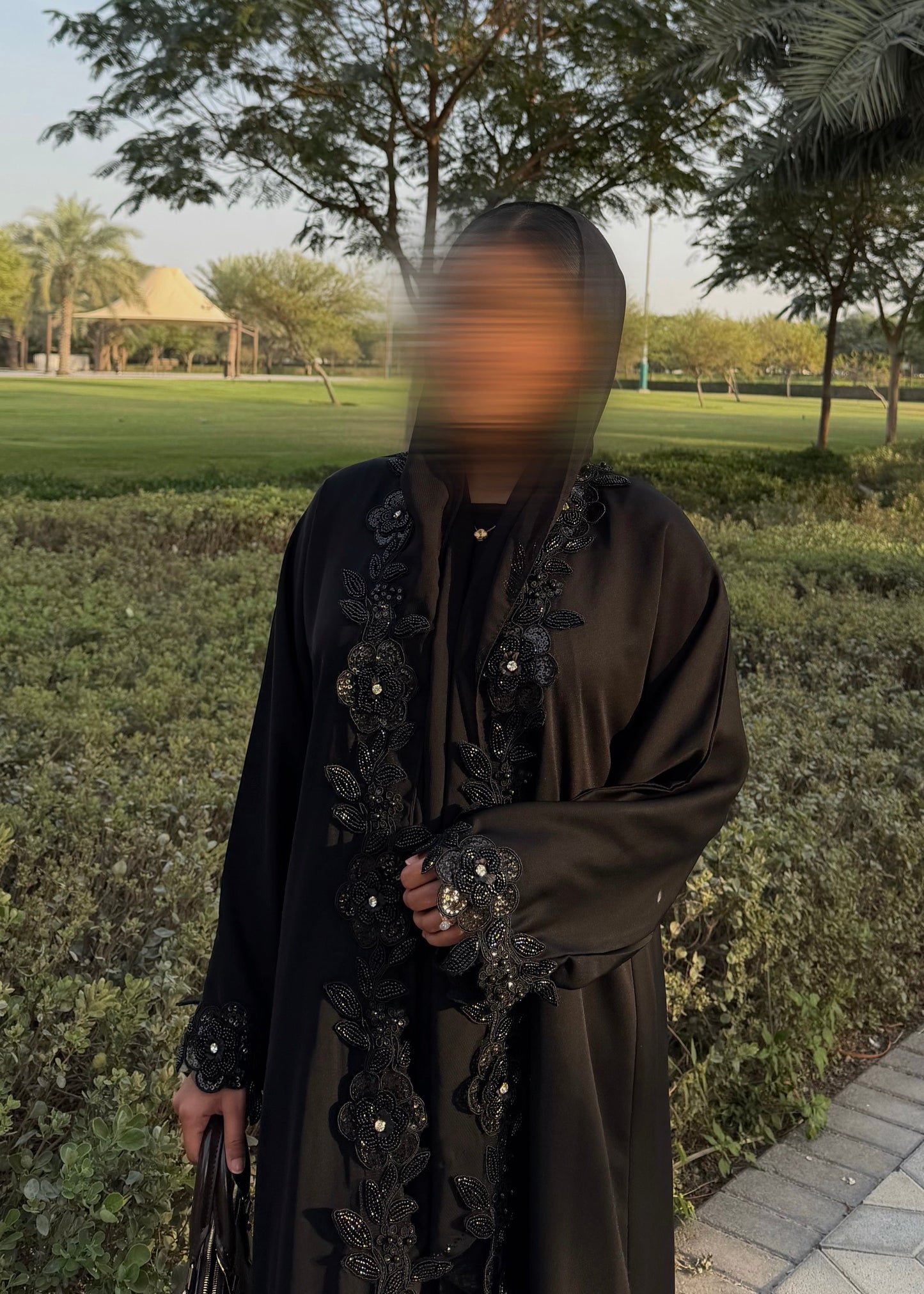 Nyra - Black