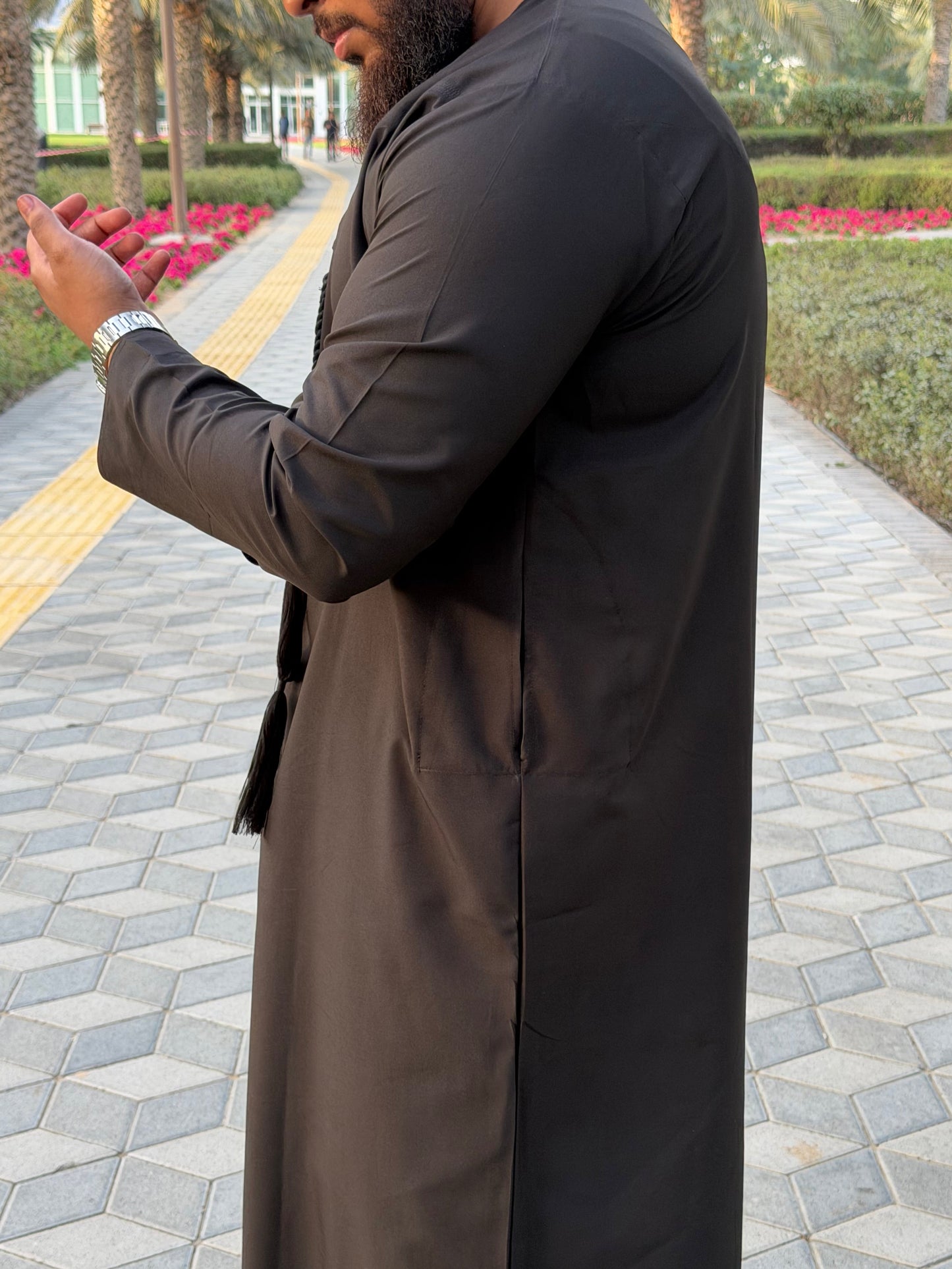 Qasr - Black