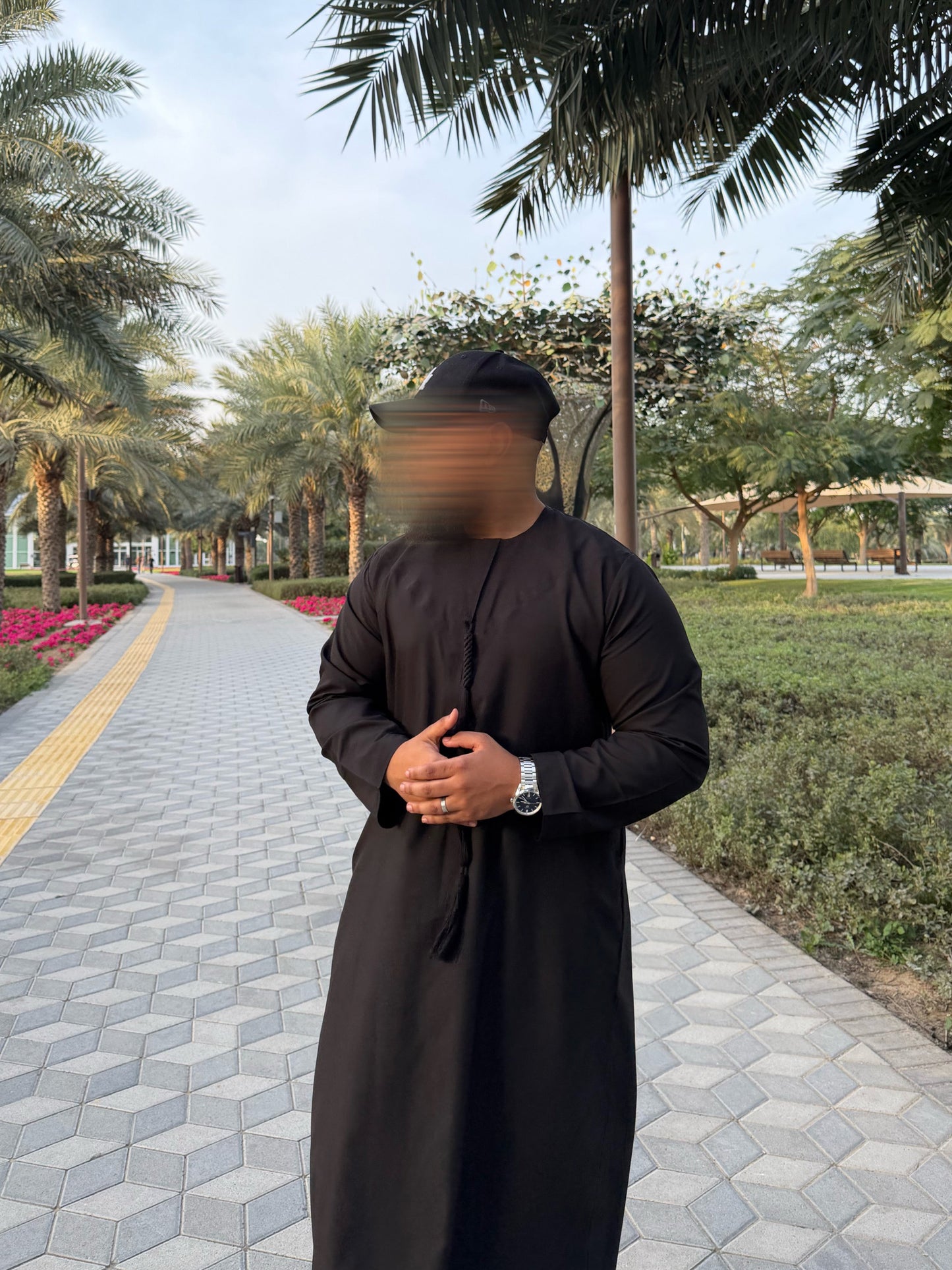 Qasr - Black