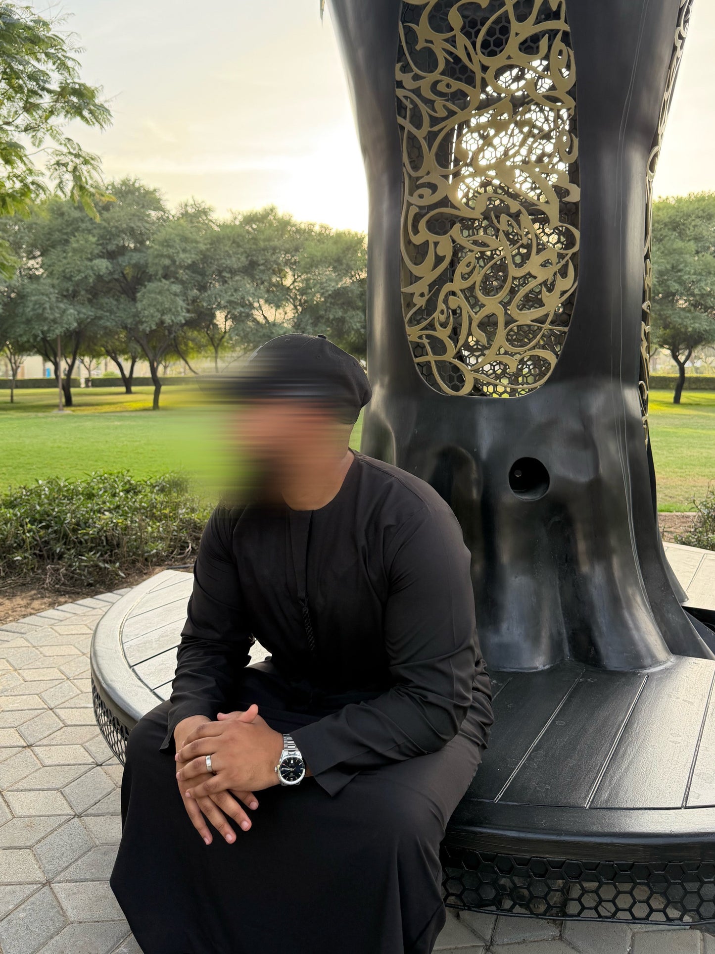 Qasr - Black